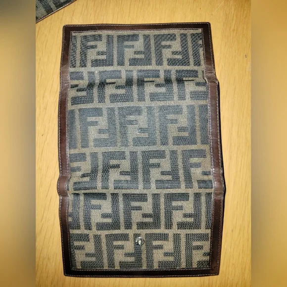 FENDI Zucca Wallet - Picture 2 of 7